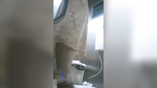 广州某展销会移动不锈钢女厕偷放设备全景偷拍几个美女尿尿