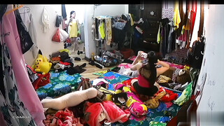 黑客破解监控偷拍 东南亚某诈骗窝点几个年轻女生换衣服