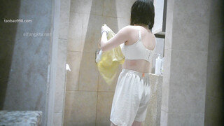 私房春节最新流出 稀缺国内洗浴中心偷拍浴客洗澡第11季放大招都是身材苗条的靓妹