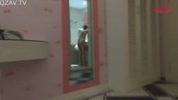 真实拍摄-高级洗浴会所900元选位性感混血美女服务,技术很到位1个小时干了2次,淫叫：喜欢我的小逼吗,来干我.国语!