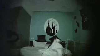 360摄像头精选情趣酒店古堡房偷拍身材不错的年轻情侣一个多小时搞射两次