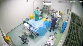 稀有资源黑客破解整形医院手术室摄像头监控偷拍有钱少妇脱光光抽脂全身麻醉，任人摆布1080P高清版