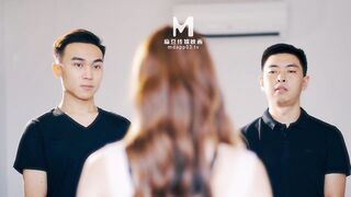 麻豆传媒正统新作MD215-巨乳成人女性『张芸熙』强势回归疯狂3P激情操